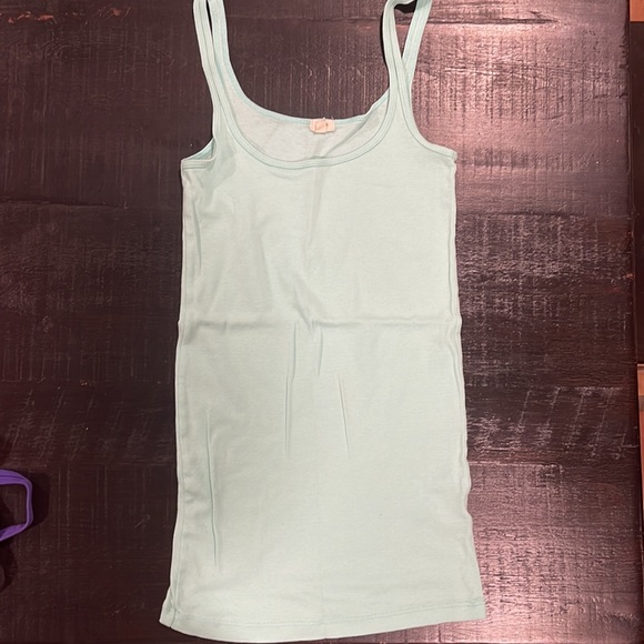 Tank Tops - Picture 2 of 6